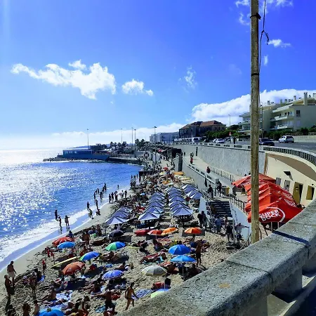 Flat Coast Cascais פארדס